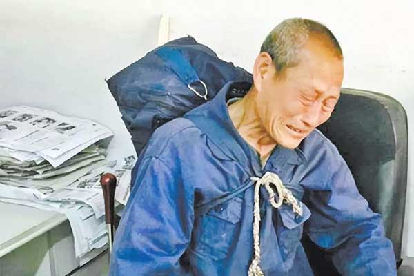 Cụ ông 75 tuổi đi bộ hơn 20.000km tìm vợ thất lạc suốt 4 năm-1