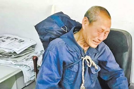 Cụ ông 75 tuổi đi bộ hơn 20.000km tìm vợ thất lạc suốt 4 năm