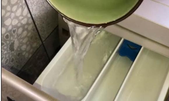 Máy giặt nửa năm không vệ sinh còn bẩn hơn bồn cầu, chỉ cần đổ một chai này là có thể giặt sạch hoàn toàn không cần tháo rời!-5
