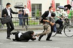 Lời khai đầu tiên của nghi phạm ám sát cựu Thủ tướng Nhật Abe Shinzo-3