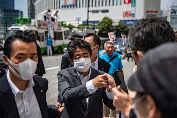 Thư nước Nhật: ‘Cả đất nước rung chuyển vì tin ông Abe bị bắn’-2