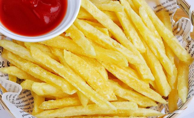 Chiên khoai tây đừng cho ngay vào chảo dầu, thêm 2 bước này khoai giòn ngon thơm nức như nhà hàng-1