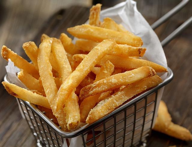 Chiên khoai tây đừng cho ngay vào chảo dầu, thêm 2 bước này khoai giòn ngon thơm nức như nhà hàng-7