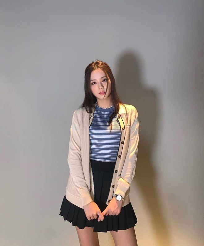 4 kiểu chân váy giúp sao Hàn mặc đẹp 365 ngày, bạn nên sắm ngay để sành điệu bằng chị bằng em-12