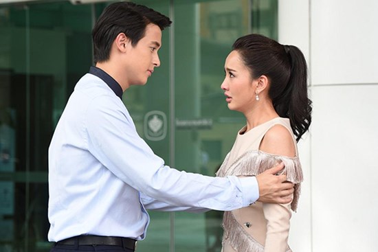 Vợ đẻ, cô bạn thân hào phóng cho 50 triệu, tôi ngại đến cảm ơn thì nổi giận khi vô tình nghe được vợ chồng cô ấy tỉ tê