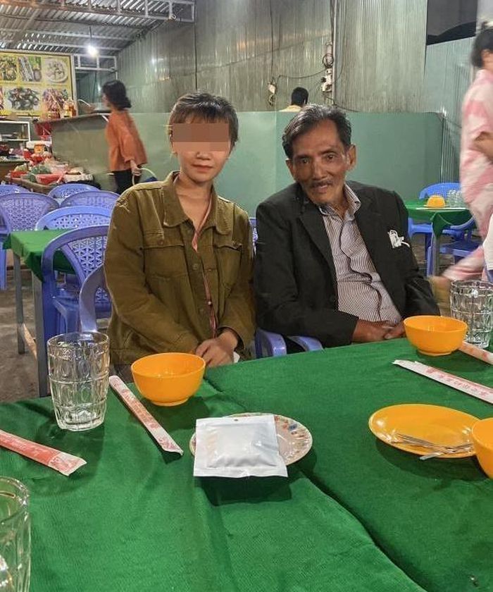 Thương Tín thần sắc ngày càng nhợt nhạt, hom hem-3