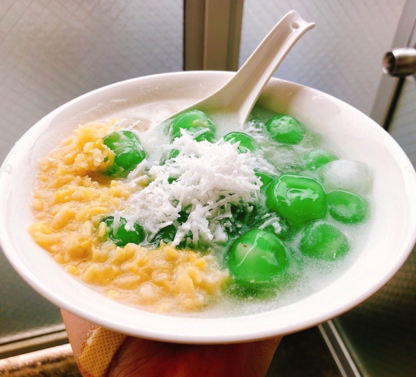 9x sang Nhật làm việc gặp&nbsp;bạn cùng phòng không biết nấu ăn, ai dè trổ tài làm nhiều món ngon, thịnh soạn như nhà hàng-31