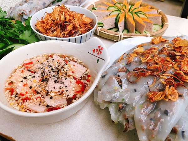 9x sang Nhật làm việc gặp&nbsp;bạn cùng phòng không biết nấu ăn, ai dè trổ tài làm nhiều món ngon, thịnh soạn như nhà hàng-27