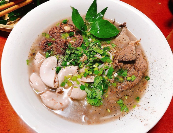 9x sang Nhật làm việc gặp bạn cùng phòng không biết nấu ăn, ai dè trổ tài làm nhiều món ngon, thịnh soạn như nhà hàng-21