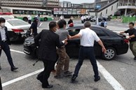 Báo Nhật: Nghi phạm khai định bắn người khác không phải ông Abe