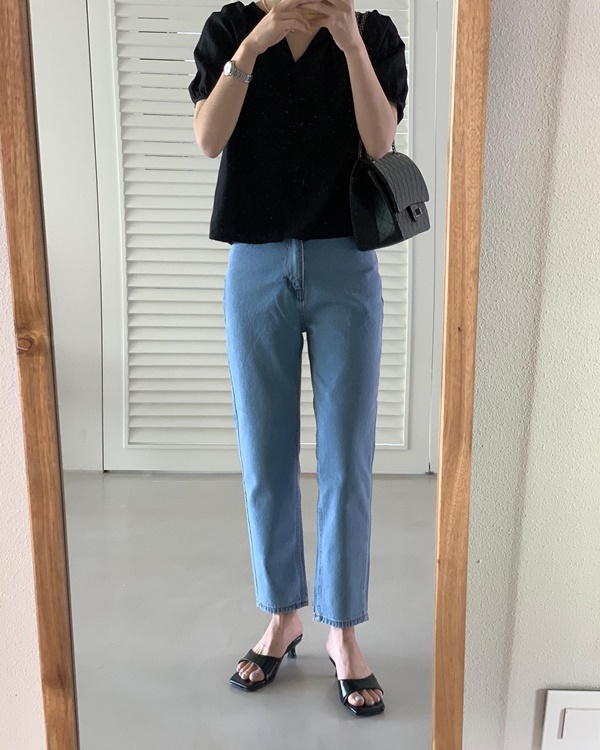 13 cách diện quần jeans với sandal tôn dáng tối ưu nhất-3