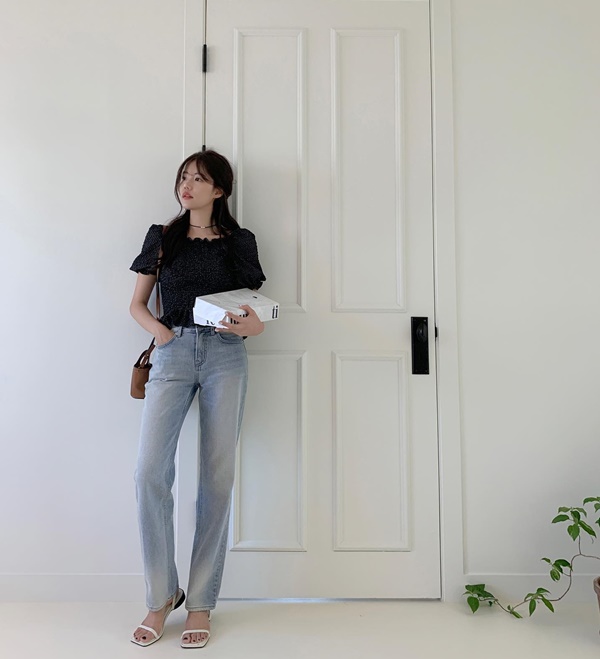 13 cách diện quần jeans với sandal tôn dáng tối ưu nhất-4