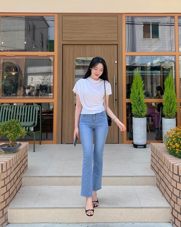 13 cách diện quần jeans với sandal tôn dáng tối ưu nhất-8