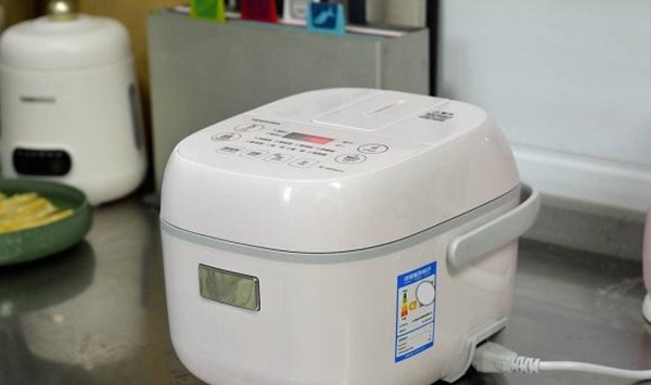 Thịt bò hầm trong nồi cơm điện thơm ngon, hấp dẫn, người lười biếng cũng thích-7