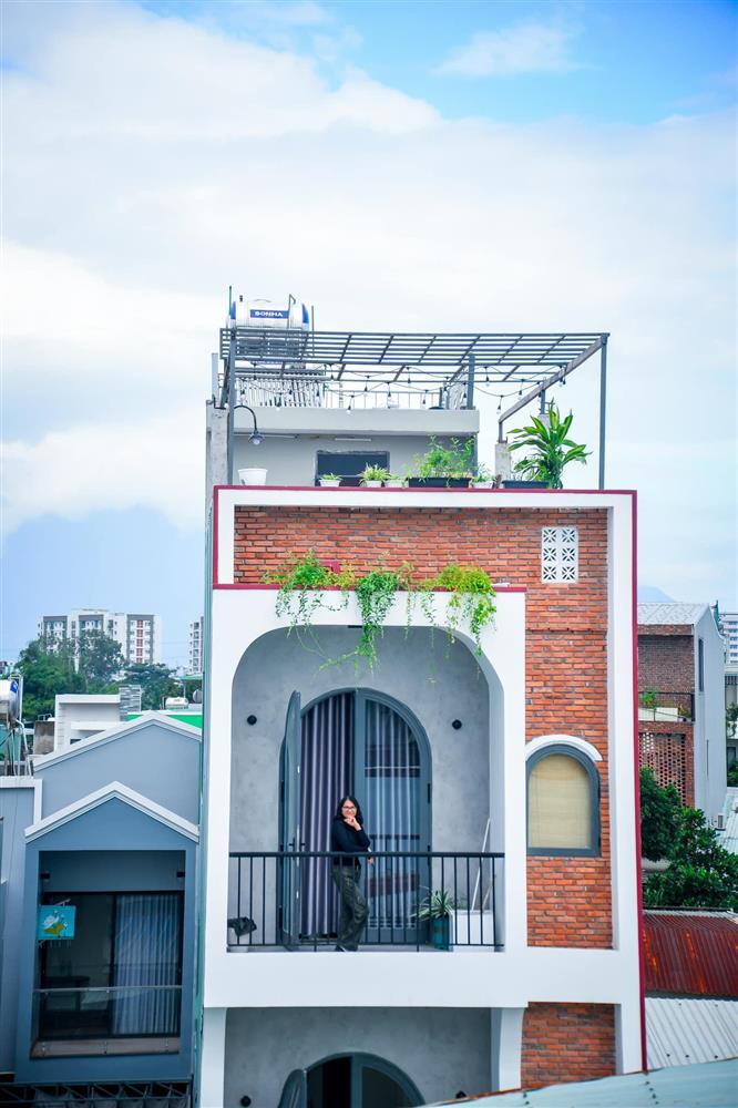 Ngôi nhà trong ngõ ngập cây xanh, góc bàn ăn thật chill bên khu vườn nhỏ-2