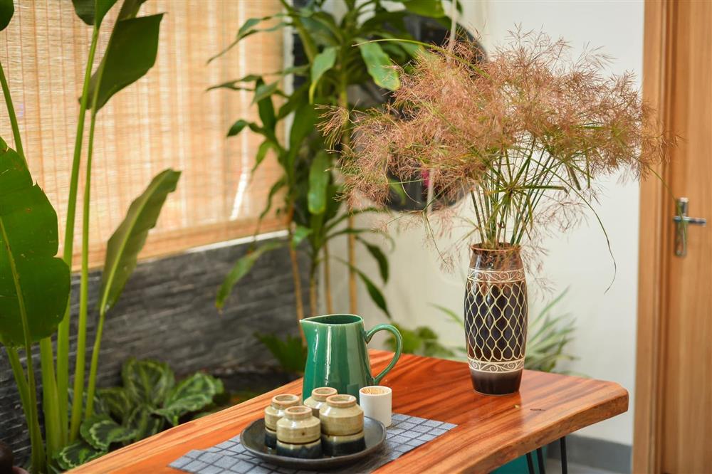 Ngôi nhà trong ngõ ngập cây xanh, góc bàn ăn thật chill bên khu vườn nhỏ-4