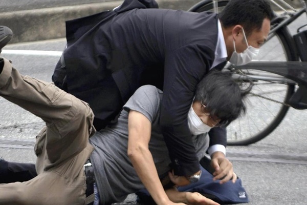 Nghi phạm khai vì mẹ nên ám sát cựu Thủ tướng Abe Shinzo-1