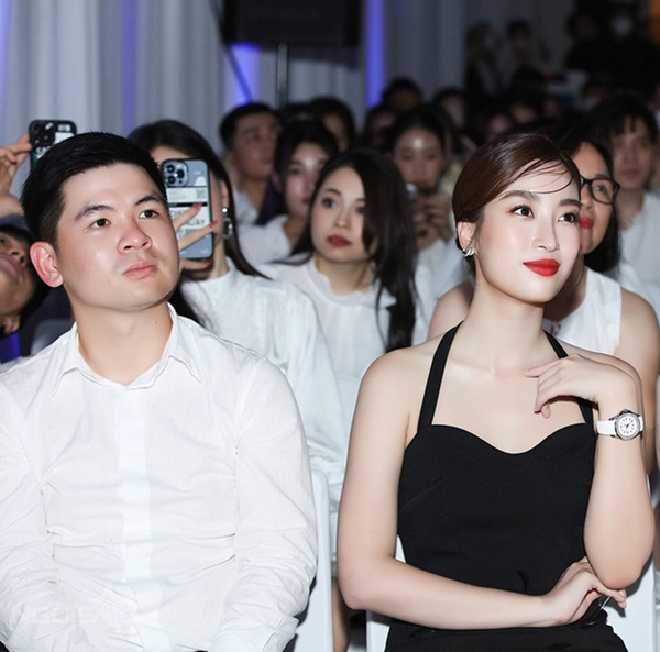 Cuộc sống hiện tại của Top 3 Hoa hậu Việt Nam 2016: Đỗ Mỹ Linh sắp kết hôn, 2 Á hậu thì sao?-10