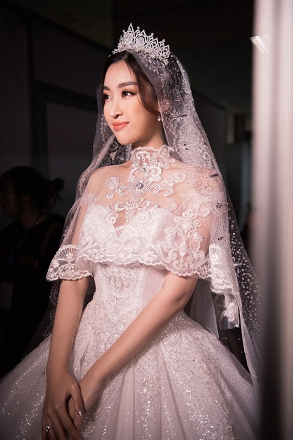 Cuộc sống hiện tại của Top 3 Hoa hậu Việt Nam 2016: Đỗ Mỹ Linh sắp kết hôn, 2 Á hậu thì sao?-13