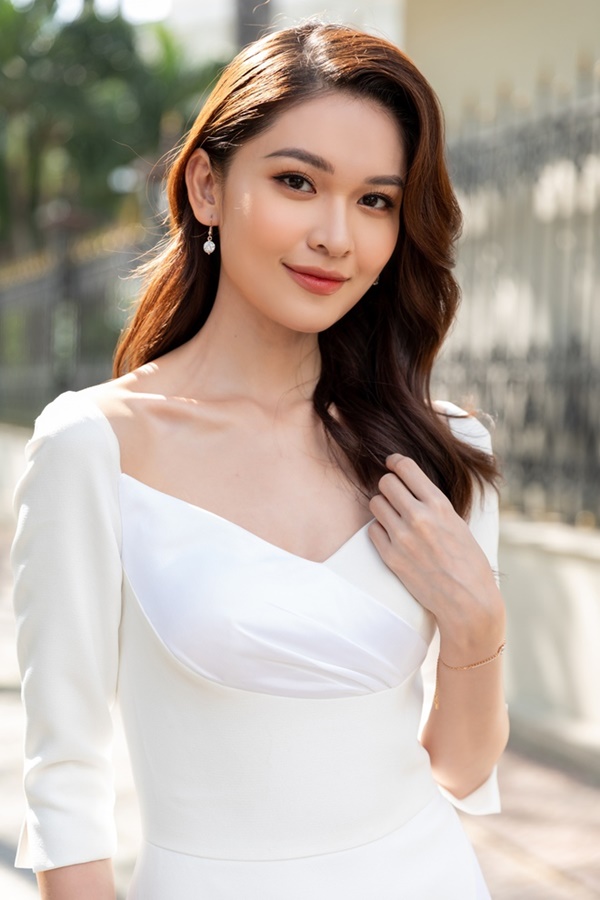 Cuộc sống hiện tại của Top 3 Hoa hậu Việt Nam 2016: Đỗ Mỹ Linh sắp kết hôn, 2 Á hậu thì sao?-26