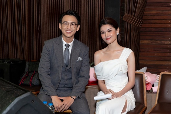 Cuộc sống hiện tại của Top 3 Hoa hậu Việt Nam 2016: Đỗ Mỹ Linh sắp kết hôn, 2 Á hậu thì sao?-27