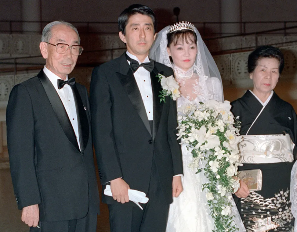 Nhìn lại khoảnh khắc ấn tượng không thể nào quên trong cuộc đời cựu Thủ tướng Abe Shinzo-2