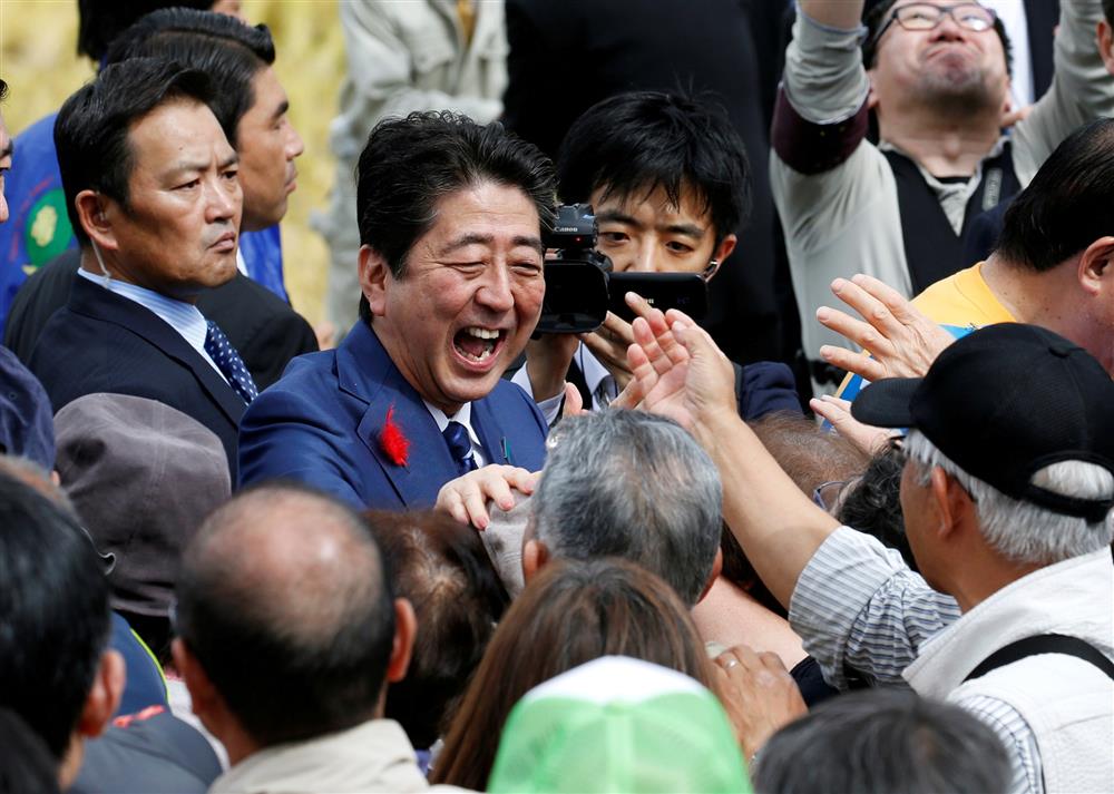 Nhìn lại khoảnh khắc ấn tượng không thể nào quên trong cuộc đời cựu Thủ tướng Abe Shinzo-13