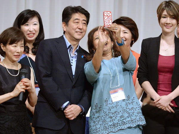 Gia đình của cựu Thủ tướng Nhật Abe Shinzo: Giàu truyền thống, 3 đời làm chính trị, chỉ có một điều đáng tiếc-1
