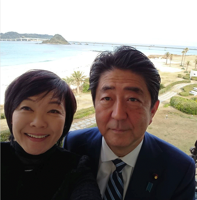 Tình yêu bền chặt ông Abe Shinzo dành cho vợ-5