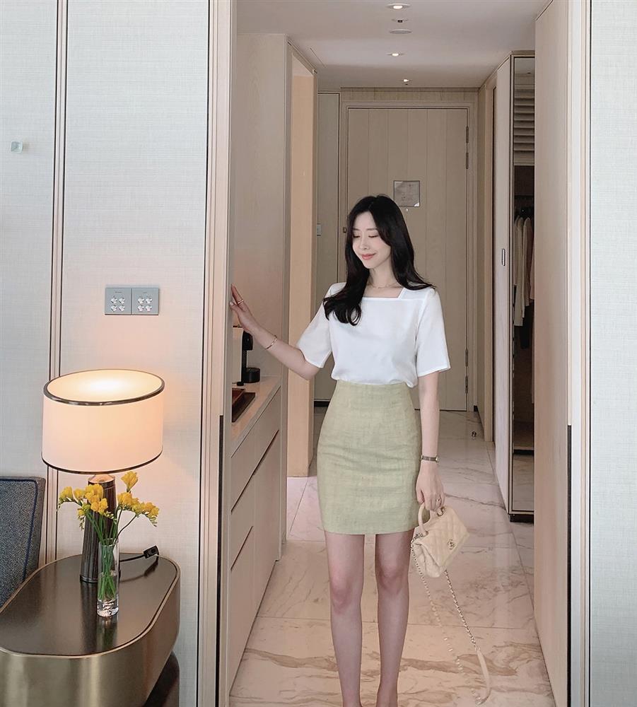 5 kiểu chân váy ngắn cho nàng ngoài 30 tuổi: Mặc lên trẻ, nhưng không thành cưa sừng làm nghé-1