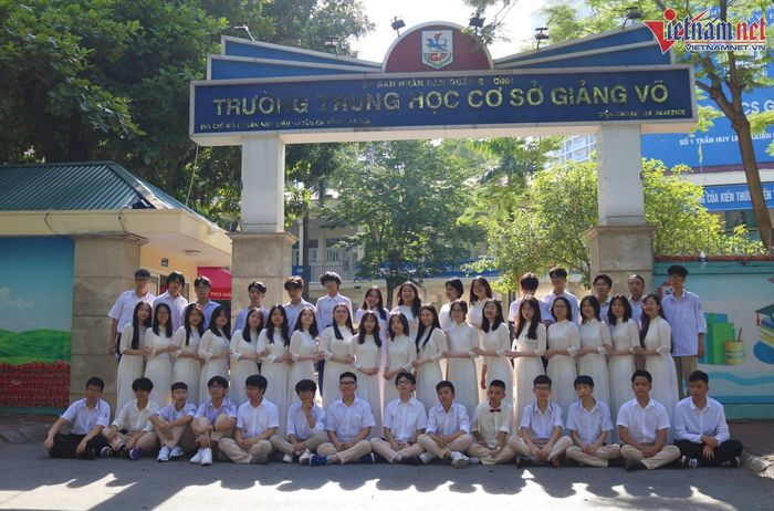 Nam sinh trúng tuyển nhiều nguyện vọng lớp 10 nhất ở Hà Nội-3