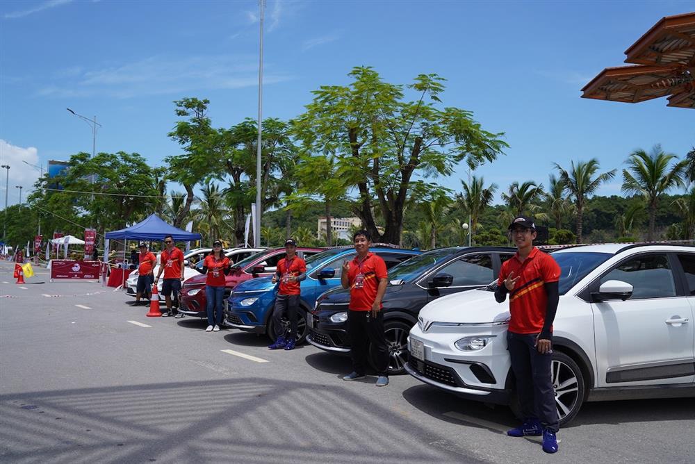 Màn đua nghẹt thở của VF e34 tại giải đua Gymkhana bằng xe điện đầu tiên-1