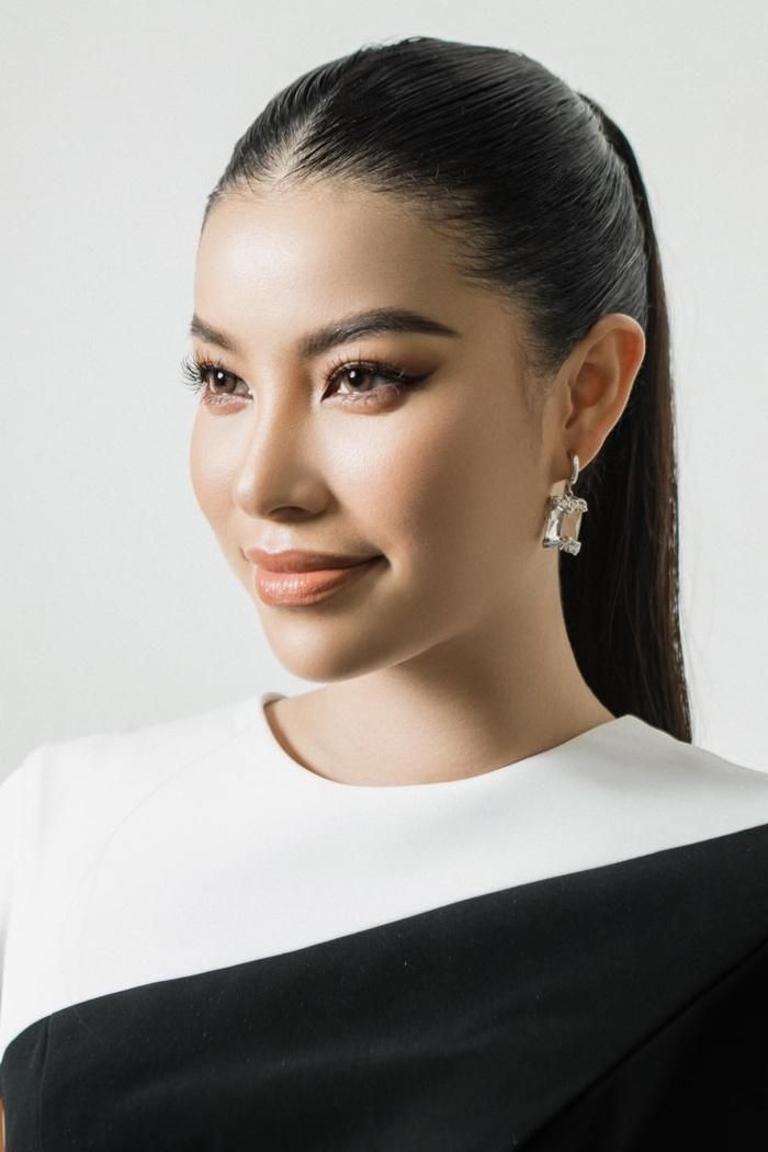 Hoa hậu Phạm Hương đăng ảnh cô dâu, chuẩn bị kết hôn ở Việt Nam?-5