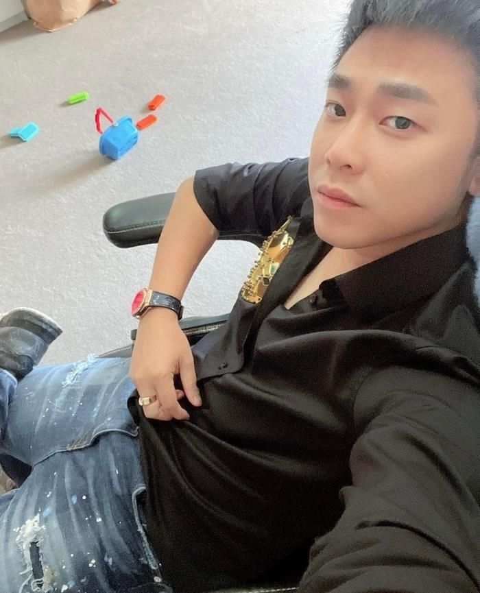 Cuộc sống hiện tại của bạn trai cũ Hòa Minzy sau chia tay-3