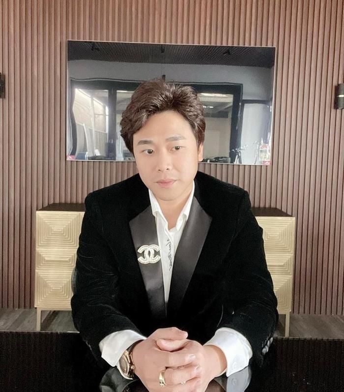 Cuộc sống hiện tại của bạn trai cũ Hòa Minzy sau chia tay-2