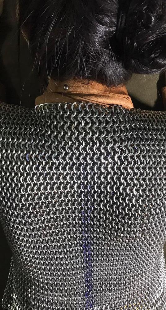 May chiếc áo mất nửa năm, người đàn ông bán giá đến 25 triệu/chiếc-1