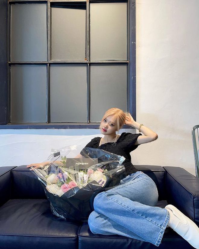 Để che đi khuyết điểm chân vòng kiềng, Rosé chăm chỉ diện 4 kiểu quần sành điệu dưới đây-8