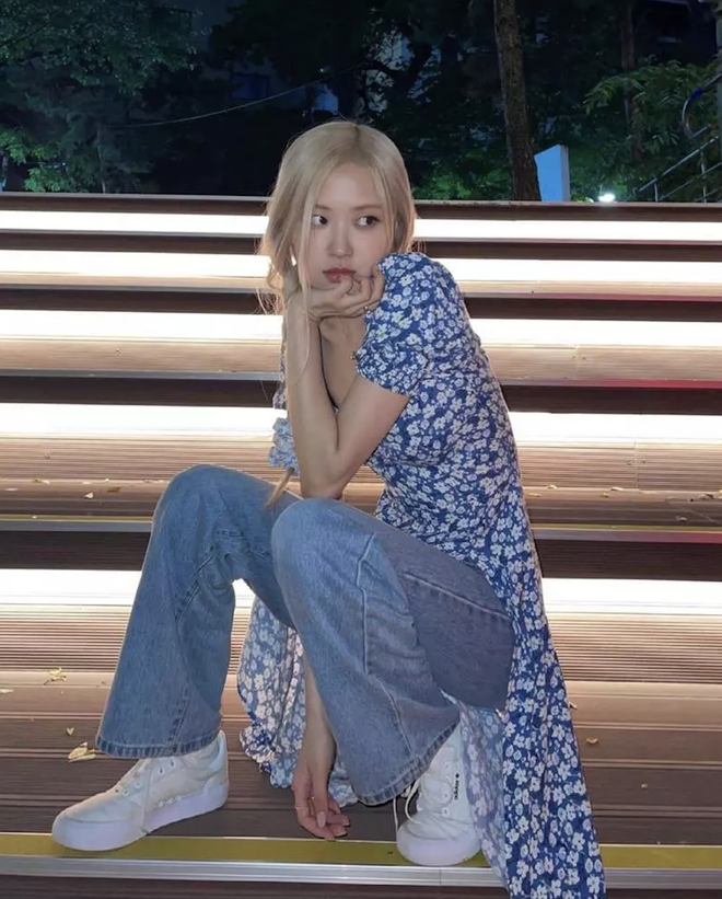 Để che đi khuyết điểm chân vòng kiềng, Rosé chăm chỉ diện 4 kiểu quần sành điệu dưới đây-14