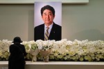 Nước mắt phu nhân Abe Akie trước tang lễ chồng, cố Thủ tướng Abe Shinzo-5
