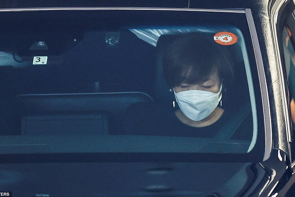 Nước mắt phu nhân Abe Akie trước tang lễ chồng, cố Thủ tướng Abe Shinzo-2