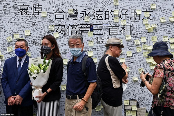 Nước mắt phu nhân Abe Akie trước tang lễ chồng, cố Thủ tướng Abe Shinzo-3