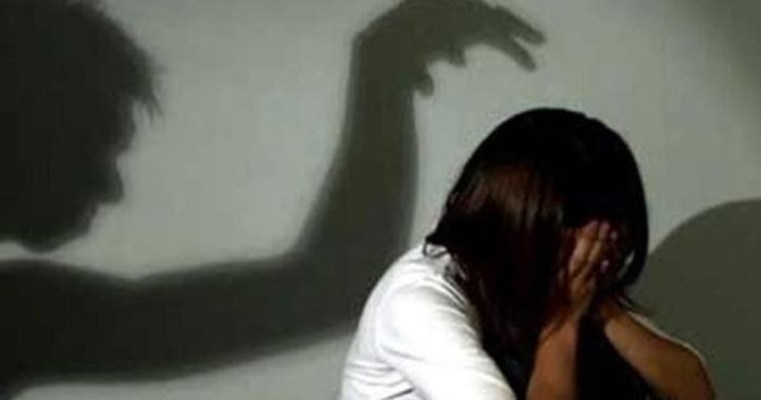 Tạm đình chỉ công tác thầy giáo bị tố sàm sỡ nữ sinh lớp 9-1