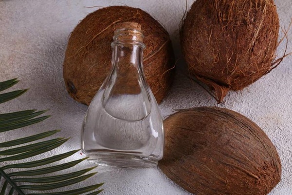 Dầu dừa có tốt cho môi khô nứt nẻ?-3