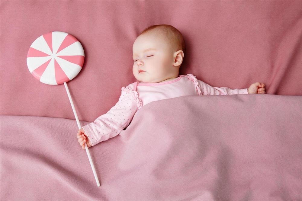 Trẻ sơ sinh ngủ nhiều có sao không và khi nào thì mẹ cần can thiệp?-2