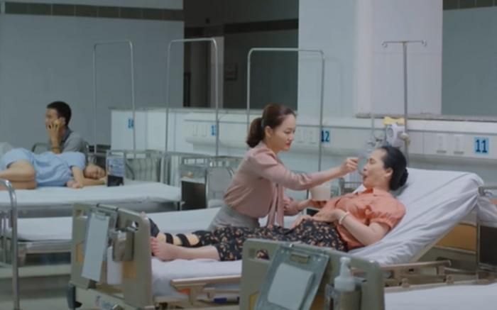 Thương Ngày Nắng Về: NSND Lan Hương bị tai nạn, Lan Phương thay Hồng Đăng đến chăm mẹ-3