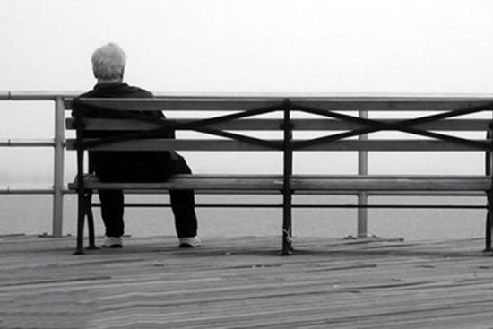 Từ vụ lĩnh án tù vì bỏ mặc bố chết trong cô đơn và bệnh tật, làm thế nào để con lớn lên không bất hiếu?