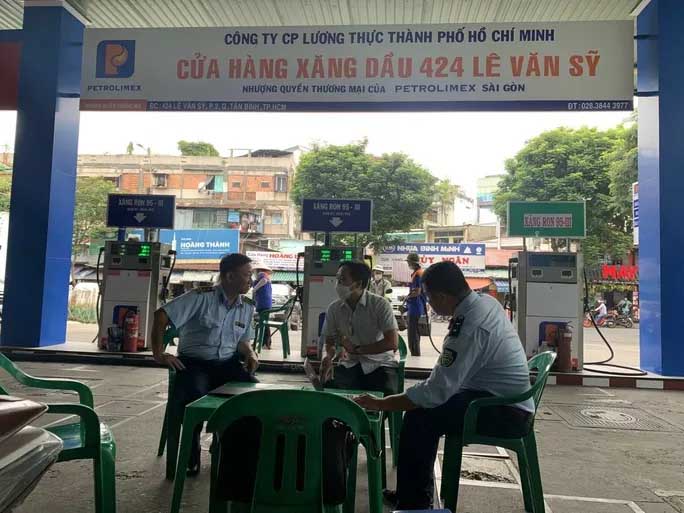 TP HCM phát hiện 3 cây xăng ngưng bán hàng-1