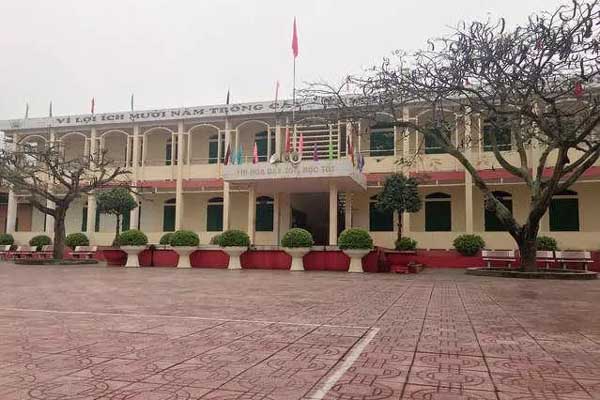 Đắk Nông: Mẹ soi đèn giúp người khác xâm hại con gái 11 tuổi-1