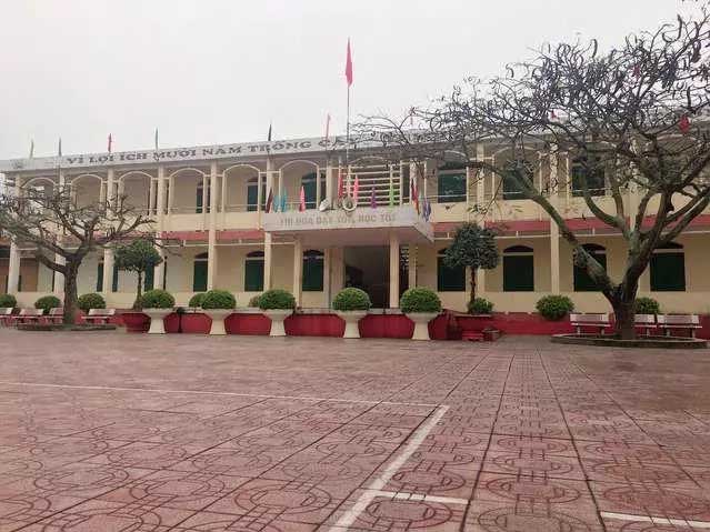 Tạm đình chỉ thầy giáo bị tố xâm hại nữ sinh lớp 9 ở Hải Dương-1