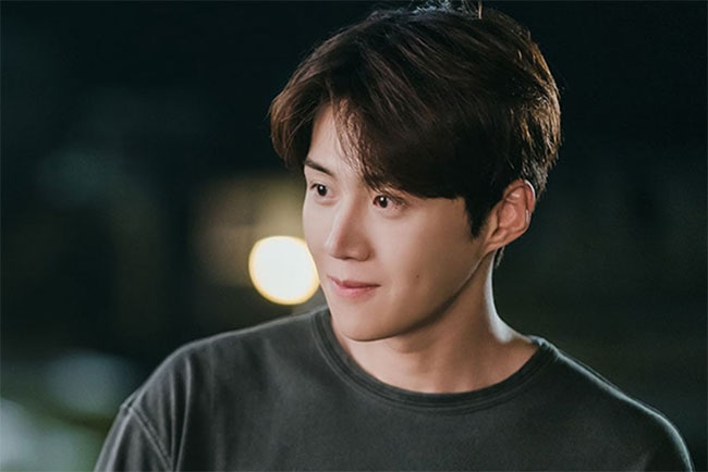 Vợ cũ bị bệnh nặng tôi cho 100 triệu, lúc đến thăm, vô tình nghe hàng xóm nói điều này, tôi mỉm cười rời đi-1